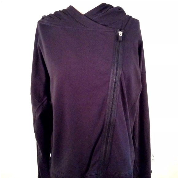 Nike Tops - Nike Hoodie